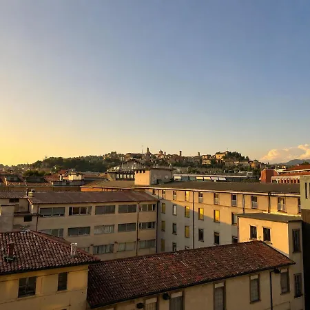 Apartment District Station - Citta Alta View *